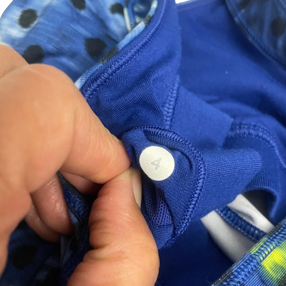 Lululemon 4 Blue‎ Print Criss Cross Back Built in Bra Tank Athletic - Picture 4 of 7